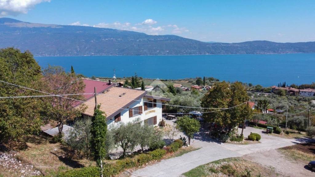 negozio in vendita a Toscolano-Maderno in zona Toscolano