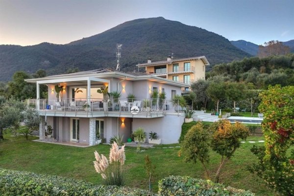casa indipendente in vendita a Toscolano-Maderno in zona Maderno
