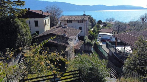 casa indipendente in vendita a Toscolano-Maderno in zona Roina