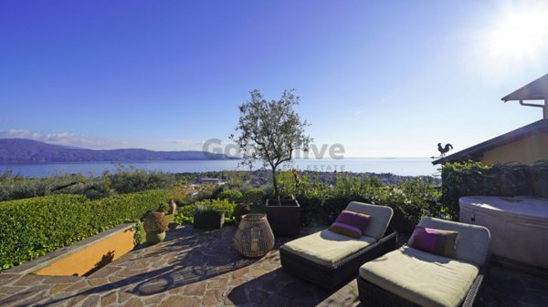 casa indipendente in vendita a Toscolano-Maderno in zona Maderno