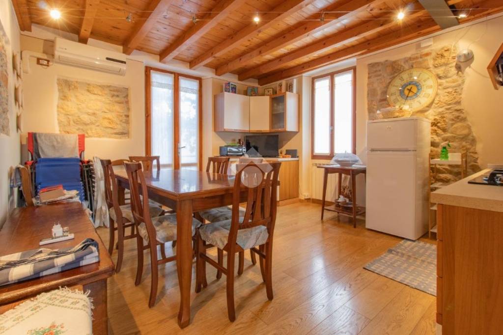 appartamento in vendita a Toscolano-Maderno in zona Toscolano