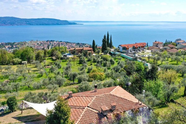 casa indipendente in vendita a Toscolano-Maderno