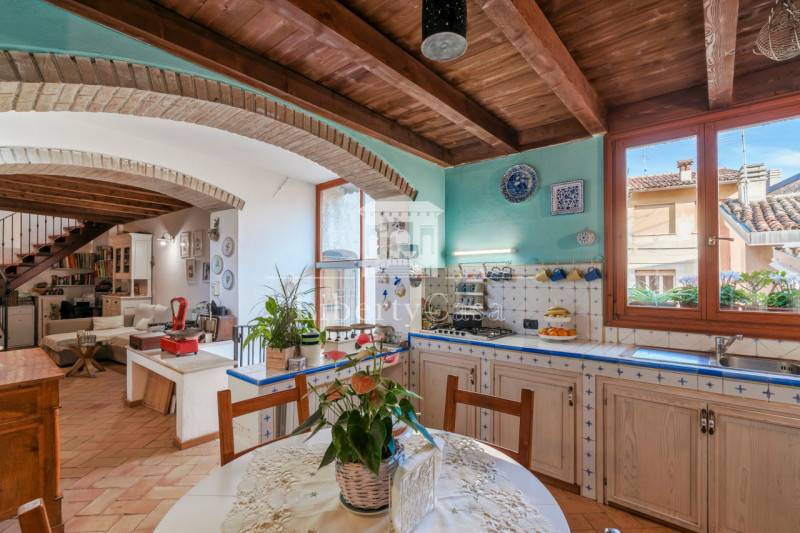 casa indipendente in vendita a Toscolano-Maderno in zona Maderno