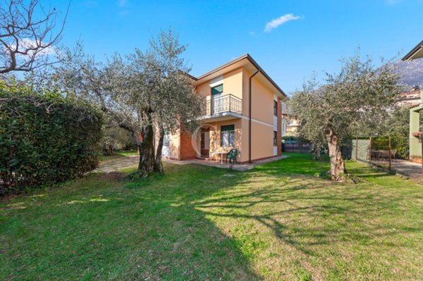 casa indipendente in vendita a Toscolano-Maderno