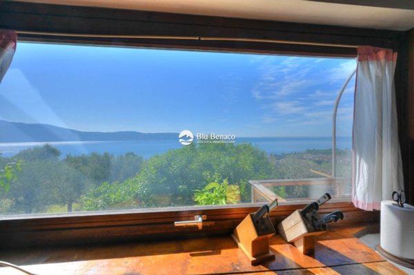 casa indipendente in vendita a Toscolano-Maderno
