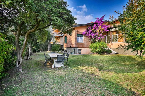casa indipendente in vendita a Toscolano-Maderno in zona Maderno