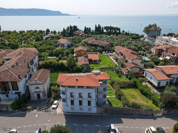 casa indipendente in vendita a Toscolano-Maderno