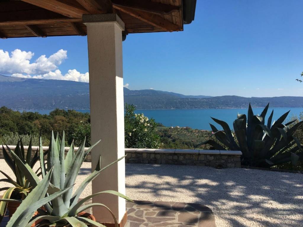 casa indipendente in vendita a Toscolano-Maderno in zona Maderno