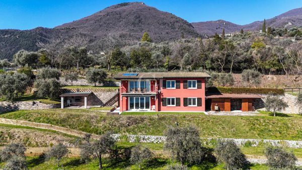 casa indipendente in vendita a Toscolano-Maderno