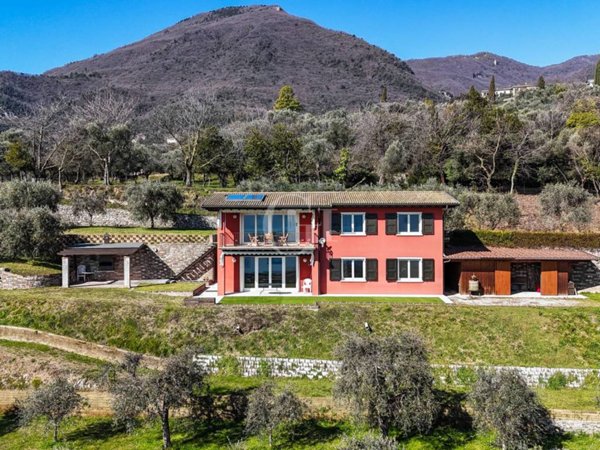 casa indipendente in vendita a Toscolano-Maderno