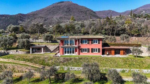 casa indipendente in vendita a Toscolano-Maderno