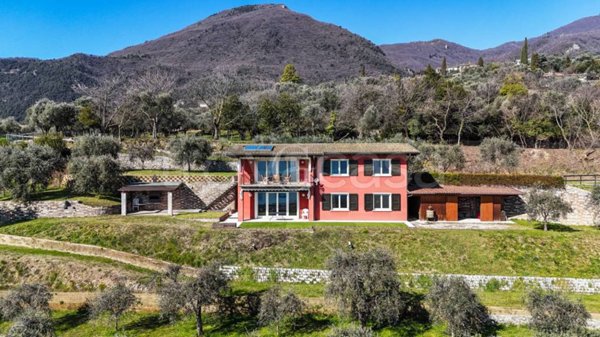 casa indipendente in vendita a Toscolano-Maderno