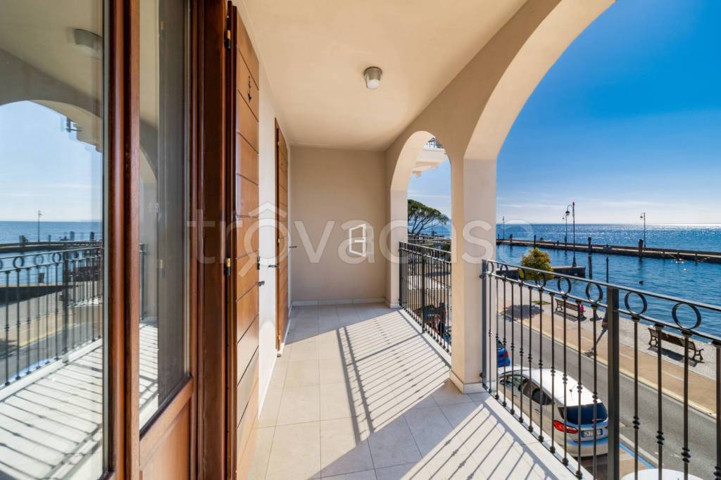 appartamento in vendita a Toscolano-Maderno in zona Maderno