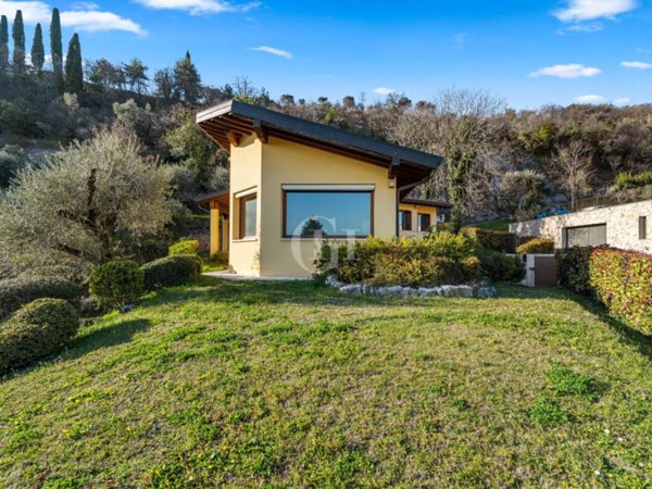 casa indipendente in vendita a Toscolano-Maderno in zona Cecina
