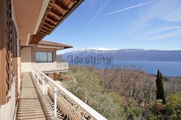 casa indipendente in vendita a Toscolano-Maderno