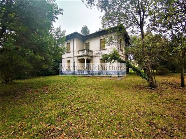 intera palazzina in vendita a Toscolano-Maderno