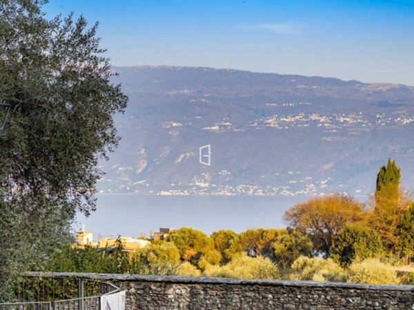 casa indipendente in vendita a Toscolano-Maderno in zona Cecina