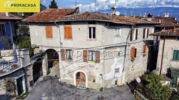 casa indipendente in vendita a Toscolano-Maderno in zona Maderno