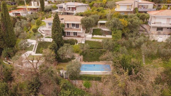 casa indipendente in vendita a Toscolano-Maderno in zona Toscolano