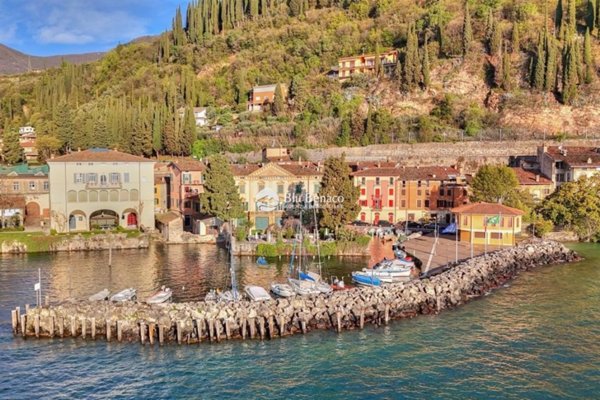 appartamento in vendita a Toscolano-Maderno in zona Toscolano