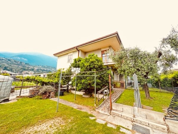 appartamento in vendita a Toscolano-Maderno in zona Maderno