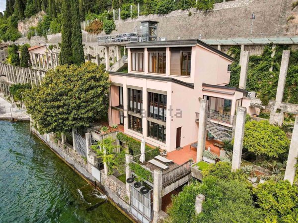 casa indipendente in vendita a Toscolano-Maderno