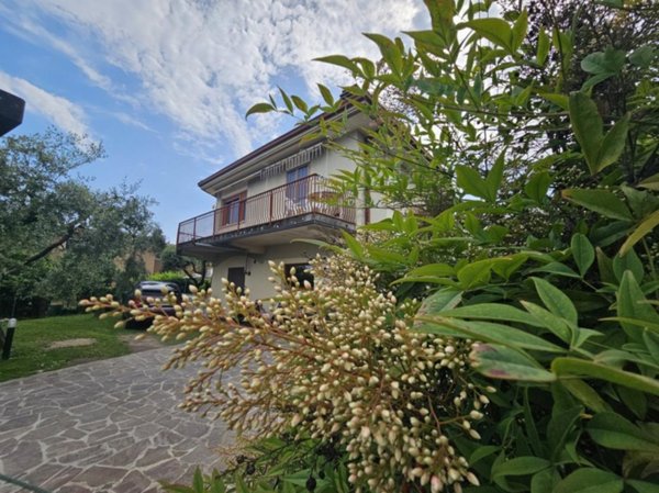 casa indipendente in vendita a Toscolano-Maderno in zona Maderno