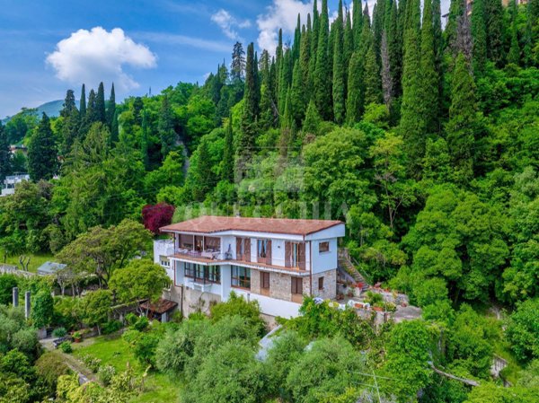 casa indipendente in vendita a Toscolano-Maderno