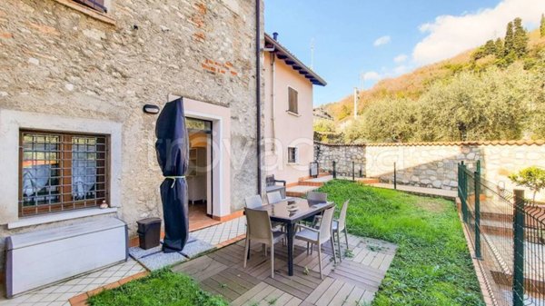 casa indipendente in vendita a Toscolano-Maderno in zona Toscolano