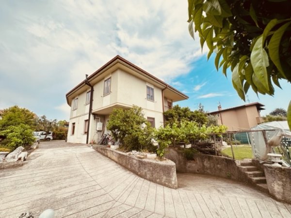 appartamento in vendita a Toscolano-Maderno in zona Maderno