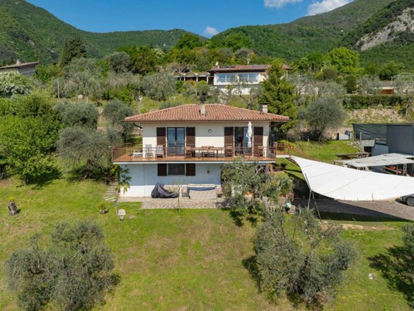 casa indipendente in vendita a Toscolano-Maderno