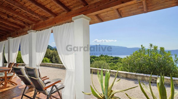 casa indipendente in vendita a Toscolano-Maderno in zona Maderno