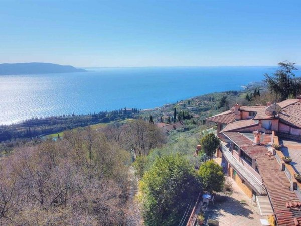casa indipendente in vendita a Toscolano-Maderno in zona Toscolano
