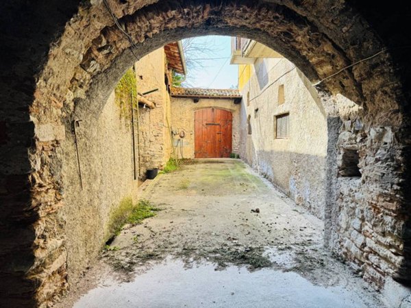 intera palazzina in vendita a Toscolano-Maderno