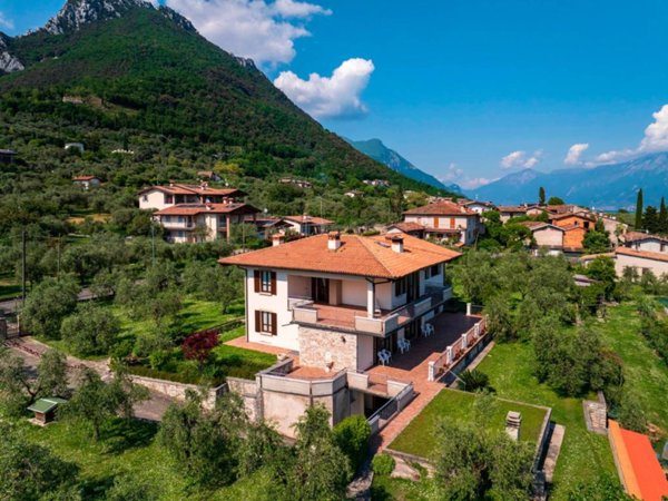 casa indipendente in vendita a Toscolano-Maderno in zona Gaino