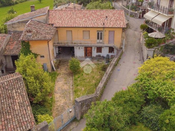 casa indipendente in vendita a Toscolano-Maderno in zona Sanico
