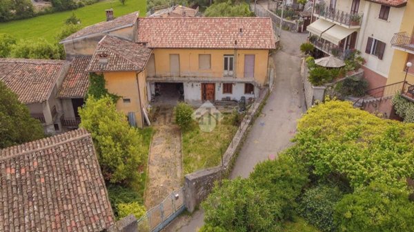 casa indipendente in vendita a Toscolano-Maderno in zona Sanico