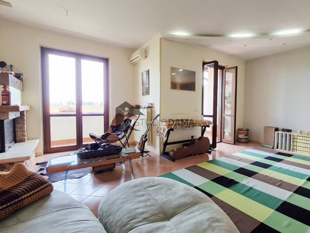 casa indipendente in vendita a Toscolano-Maderno in zona Gaino