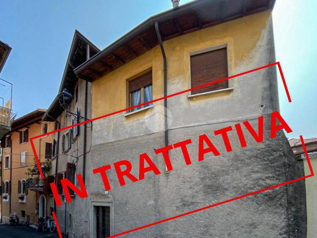 casa indipendente in vendita a Toscolano-Maderno in zona Maderno