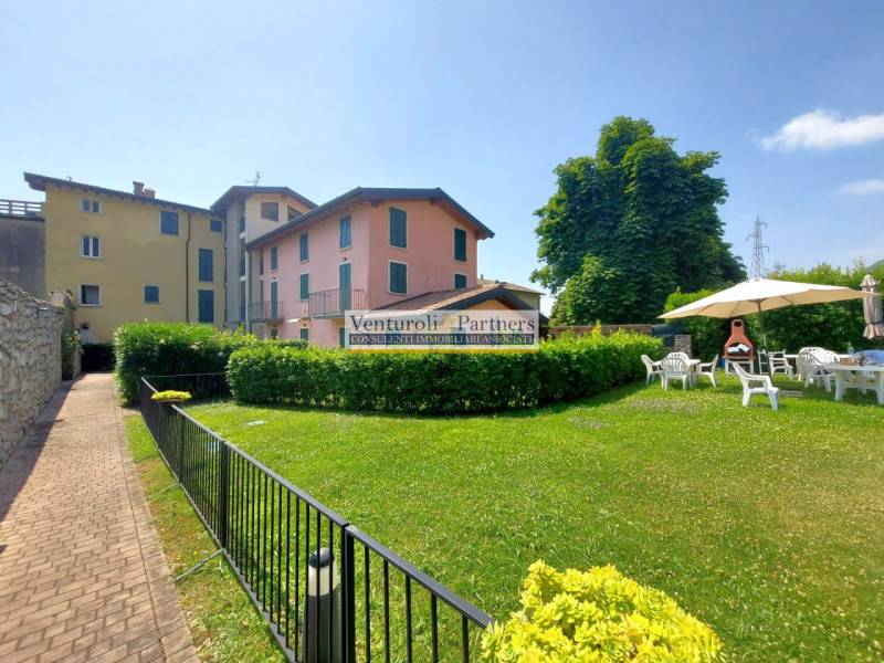 appartamento in vendita a Toscolano-Maderno in zona Gaino