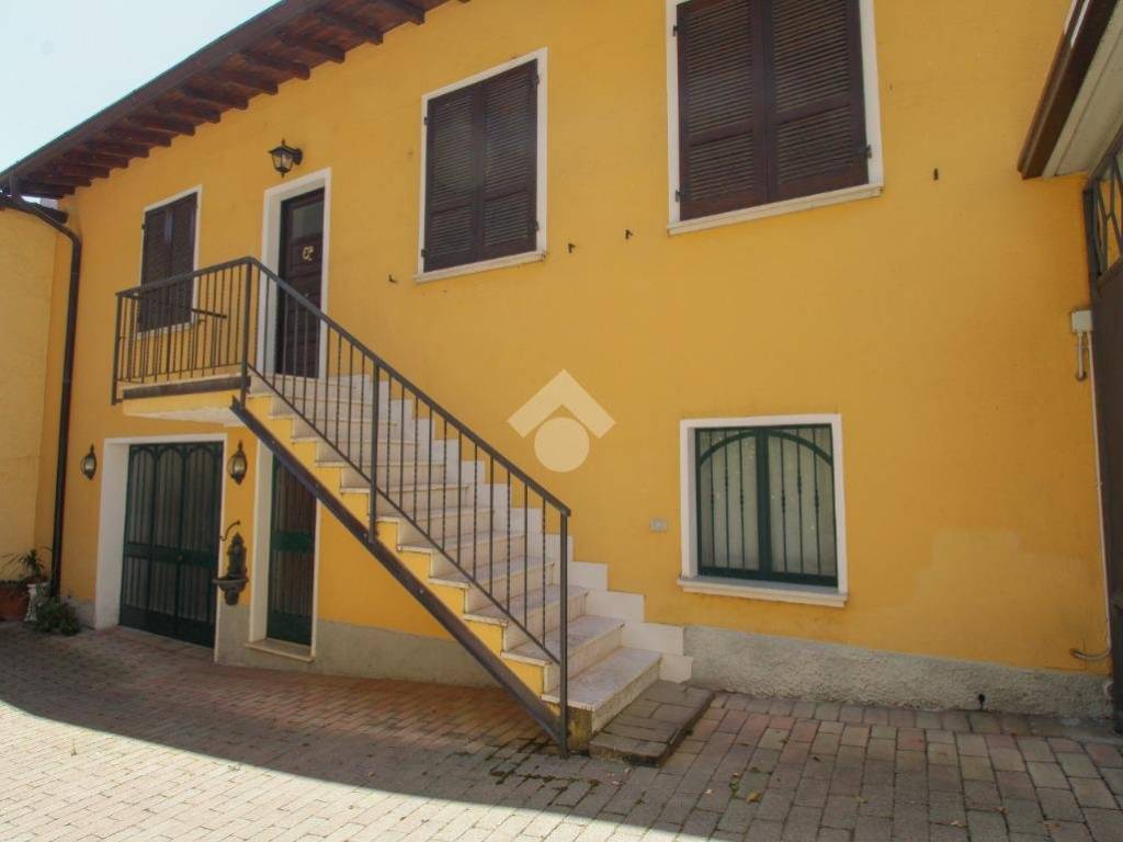 casa indipendente in vendita a Toscolano-Maderno in zona Cecina