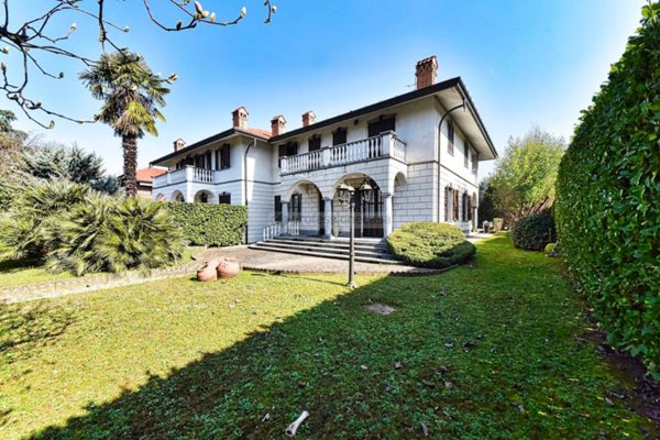 casa indipendente in vendita a Toscolano-Maderno in zona Maderno