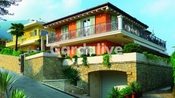 casa indipendente in vendita a Toscolano-Maderno in zona Toscolano