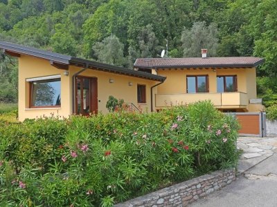 casa indipendente in vendita a Toscolano-Maderno in zona Cecina