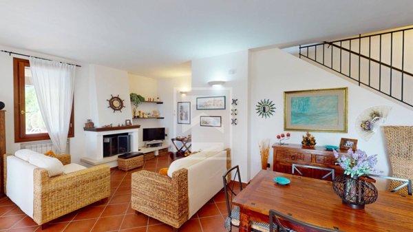 casa indipendente in vendita a Toscolano-Maderno in zona Maclino