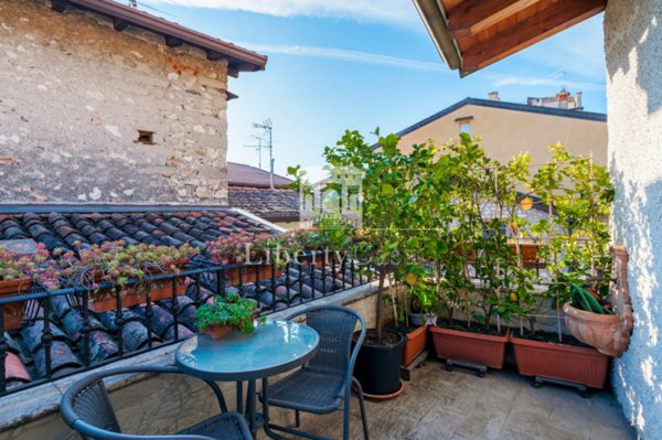 casa indipendente in vendita a Toscolano-Maderno in zona Maderno