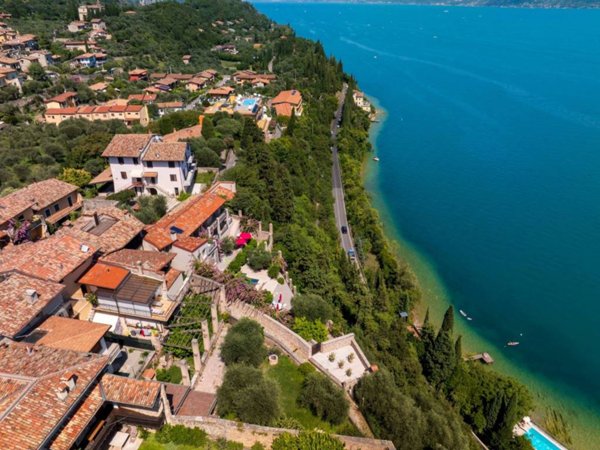 appartamento in vendita a Toscolano-Maderno in zona Cecina