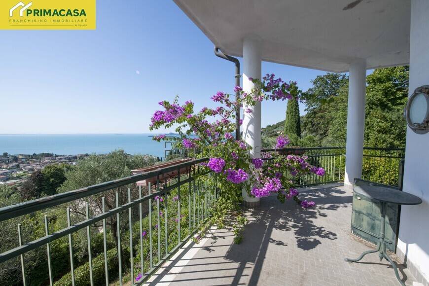 casa indipendente in vendita a Toscolano-Maderno in zona Maderno