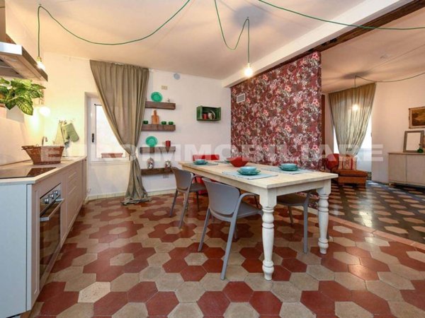 casa indipendente in vendita a Toscolano-Maderno in zona Maderno