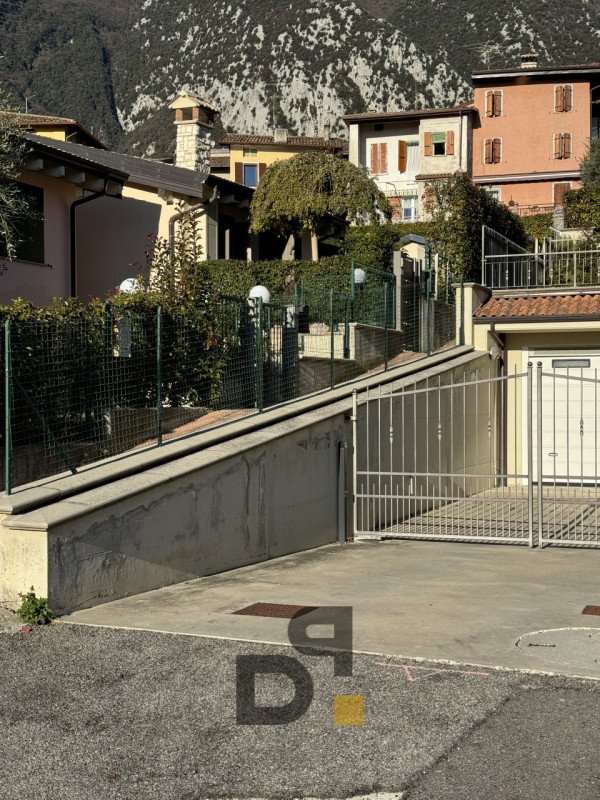 casa indipendente in vendita a Toscolano-Maderno in zona Gaino
